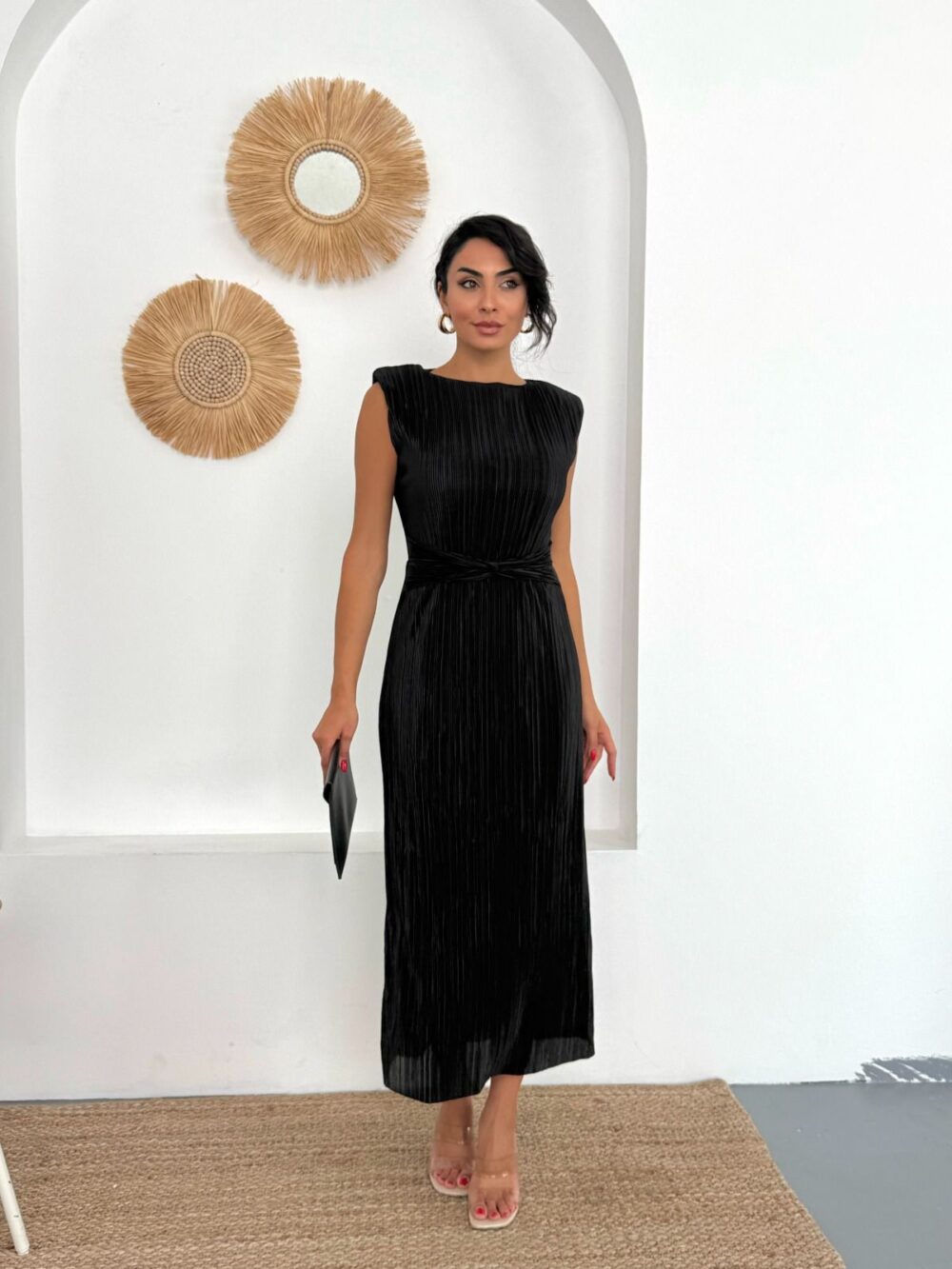 Siyah pliseli midi elbise - Görsel 5