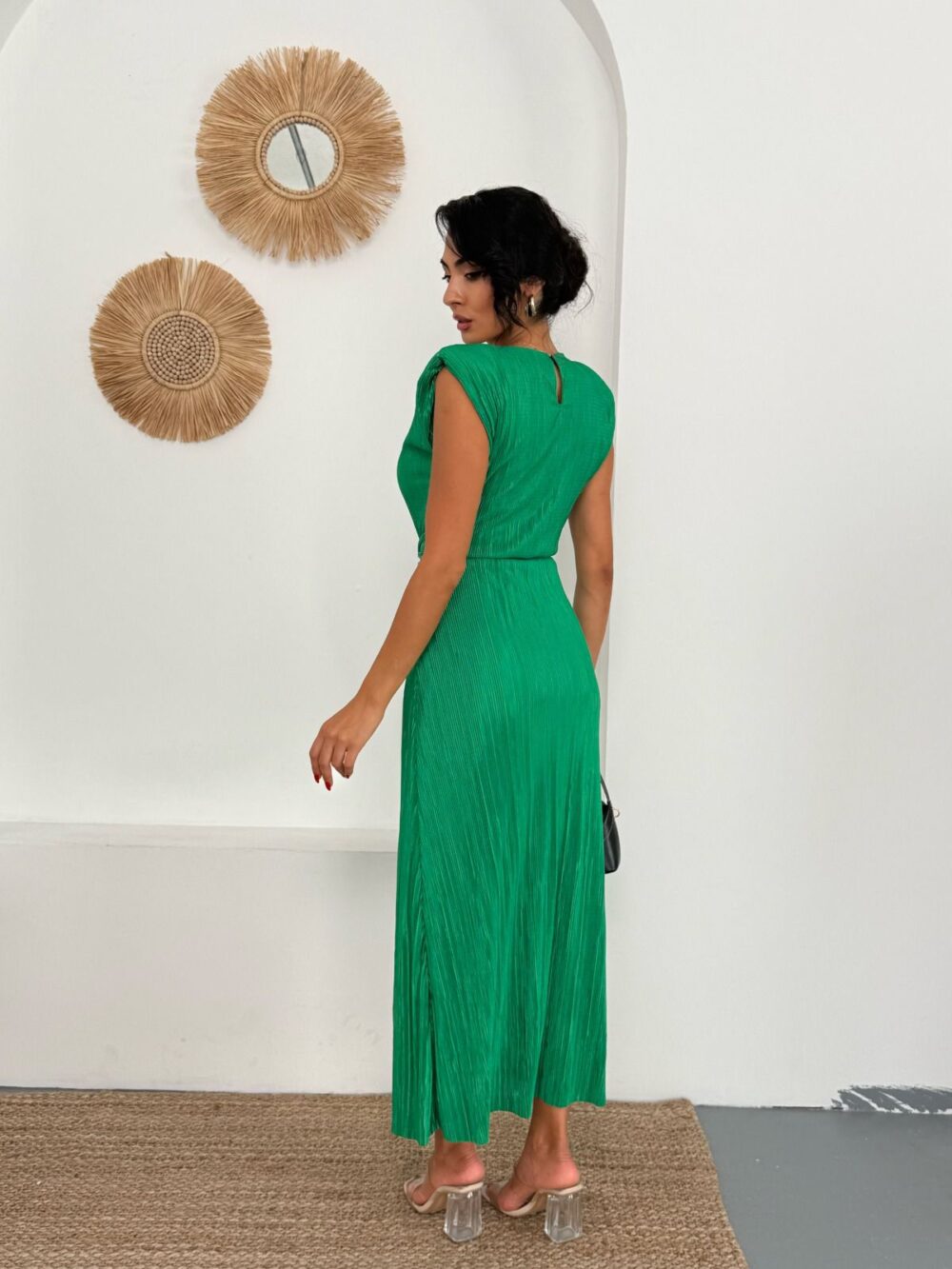 Zümrüt yeşili pliseli midi elbise - Görsel 4